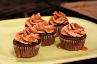 Anyone with a sweet tooth is sure to love these Snickers Cupcakes